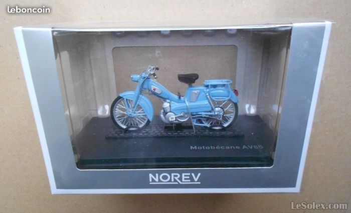 motos vertes miniatures / maquettes