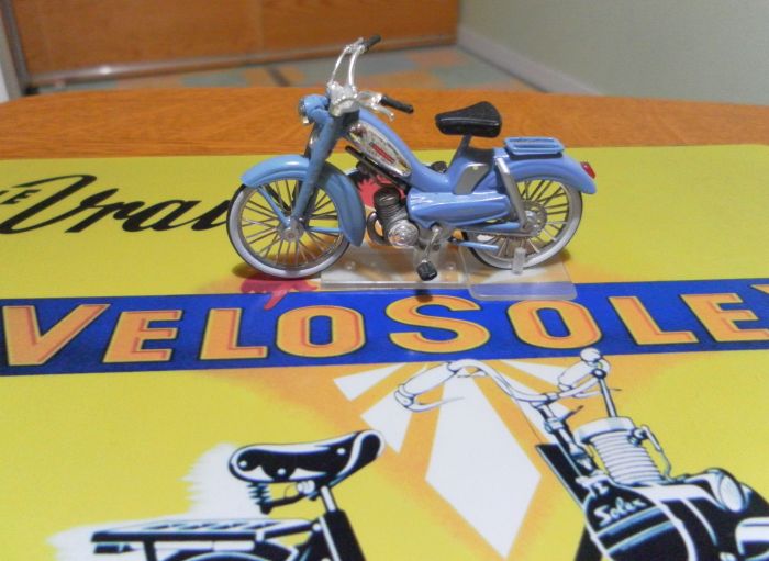 motos vertes miniatures / maquettes