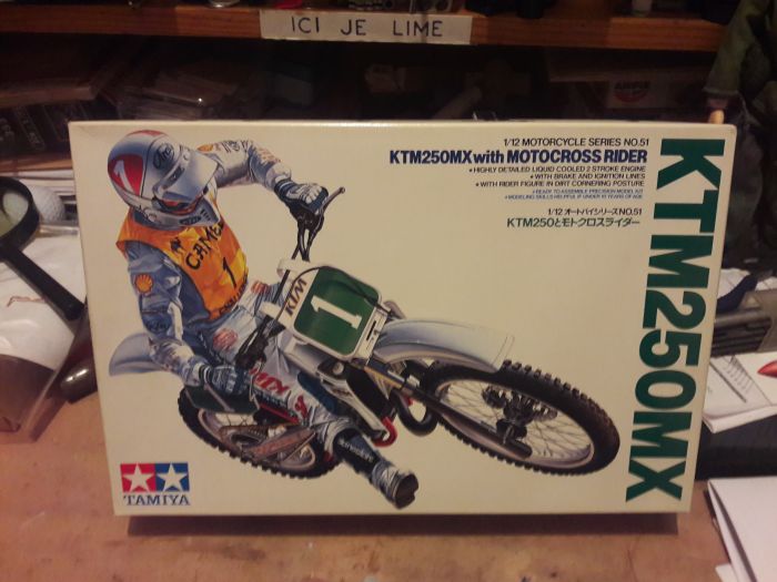 motos vertes miniatures / maquettes