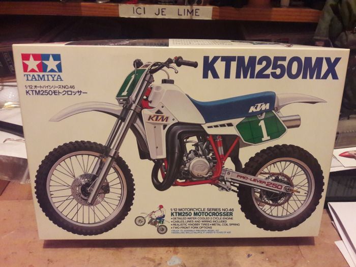 motos vertes miniatures / maquettes