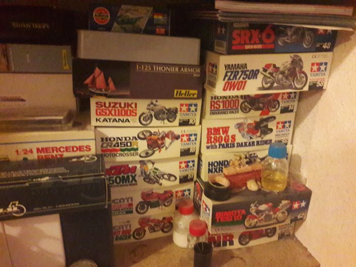 motos vertes miniatures / maquettes
