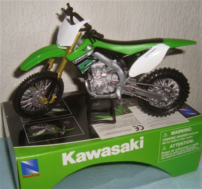 motos vertes miniatures / maquettes