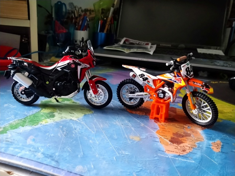 motos vertes miniatures / maquettes