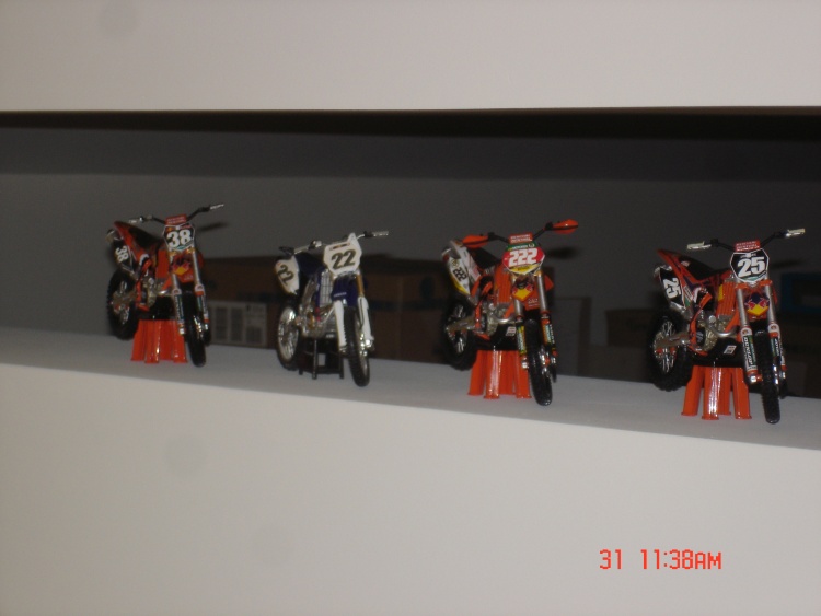 motos vertes miniatures / maquettes