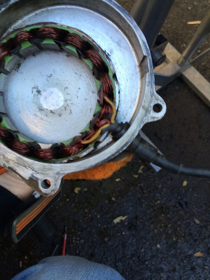 Honda CR 125 91 diapason comment l'identifier et démonter l'allumage ?