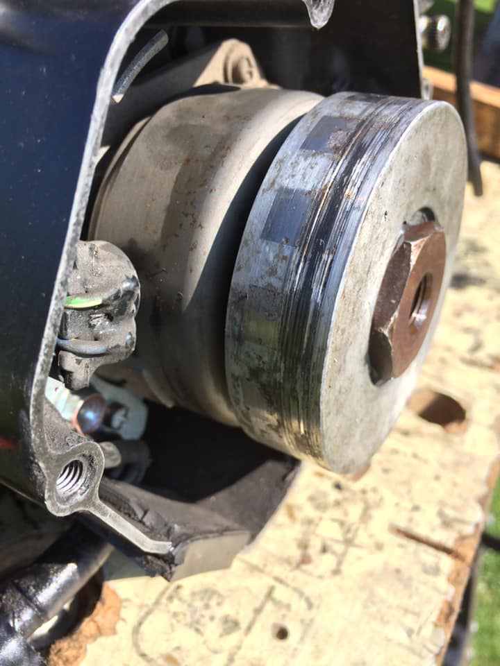 Honda CR 125 91 diapason comment l'identifier et démonter l'allumage ?