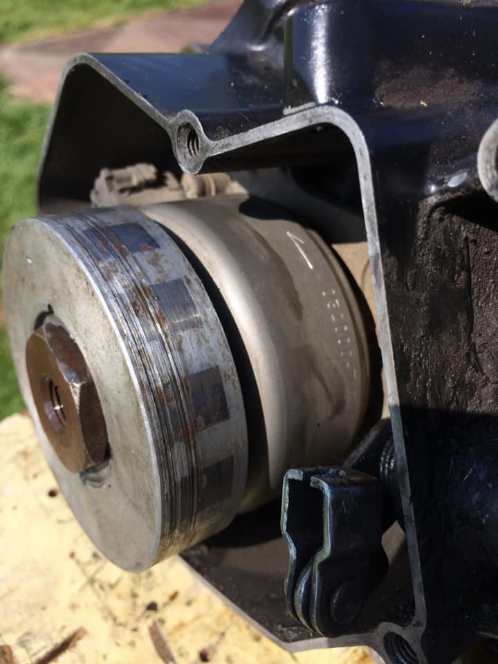 Honda CR 125 91 diapason comment l'identifier et démonter l'allumage ?