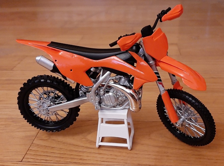 motos vertes miniatures / maquettes