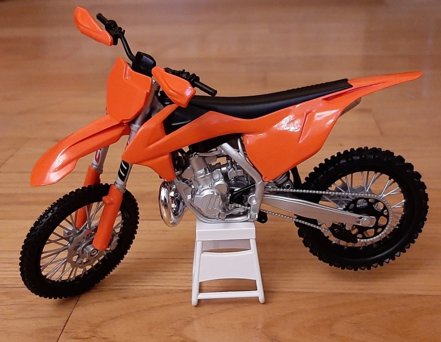 motos vertes miniatures / maquettes