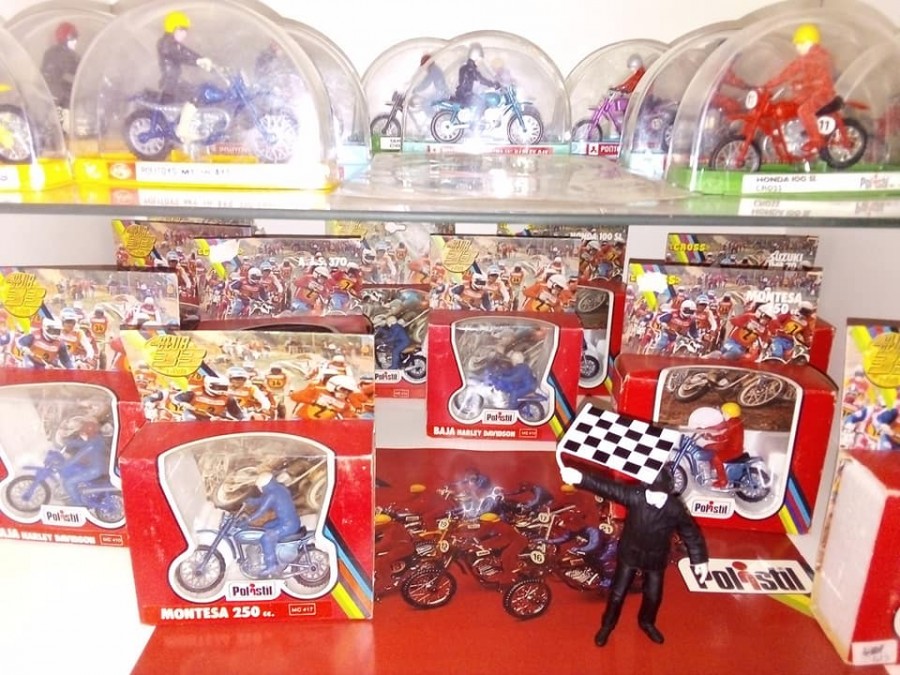 motos vertes miniatures / maquettes