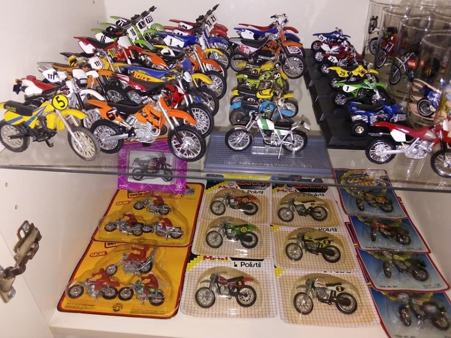 motos vertes miniatures / maquettes