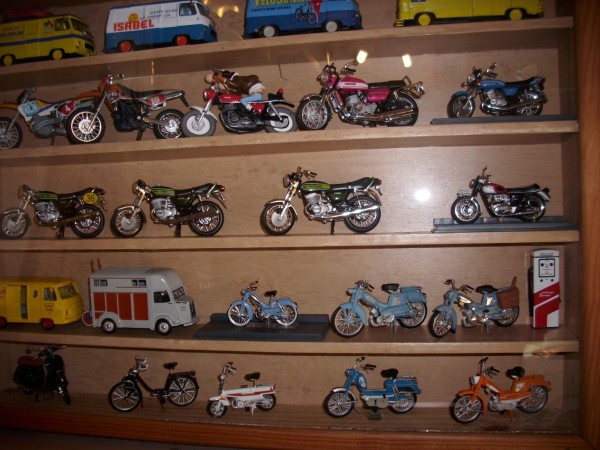 motos vertes miniatures / maquettes