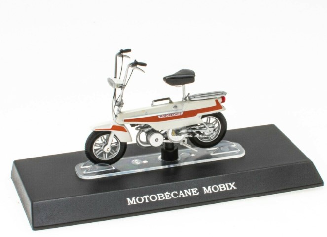 motos vertes miniatures / maquettes