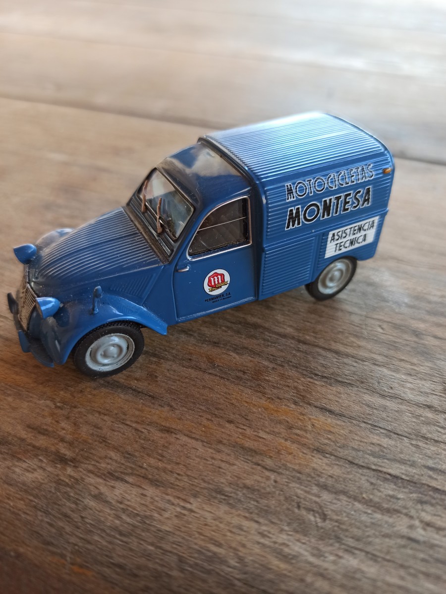 motos vertes miniatures / maquettes