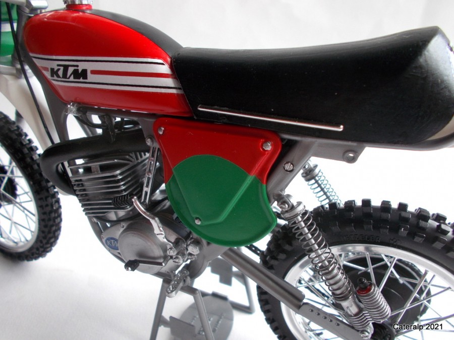 motos vertes miniatures / maquettes