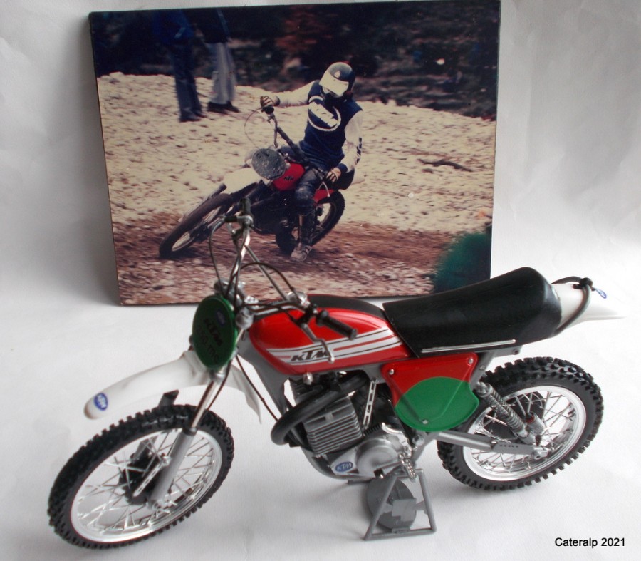 motos vertes miniatures / maquettes