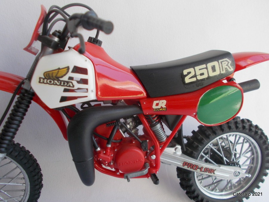 motos vertes miniatures / maquettes