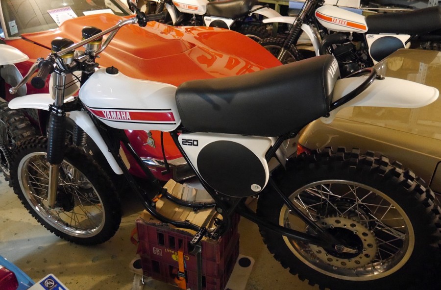 motos vertes miniatures / maquettes