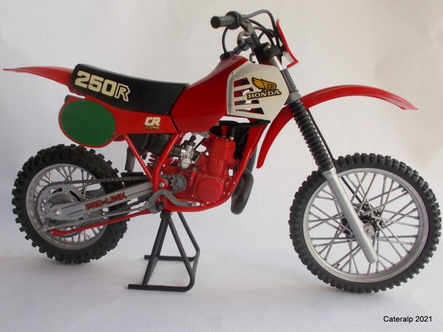 motos vertes miniatures / maquettes