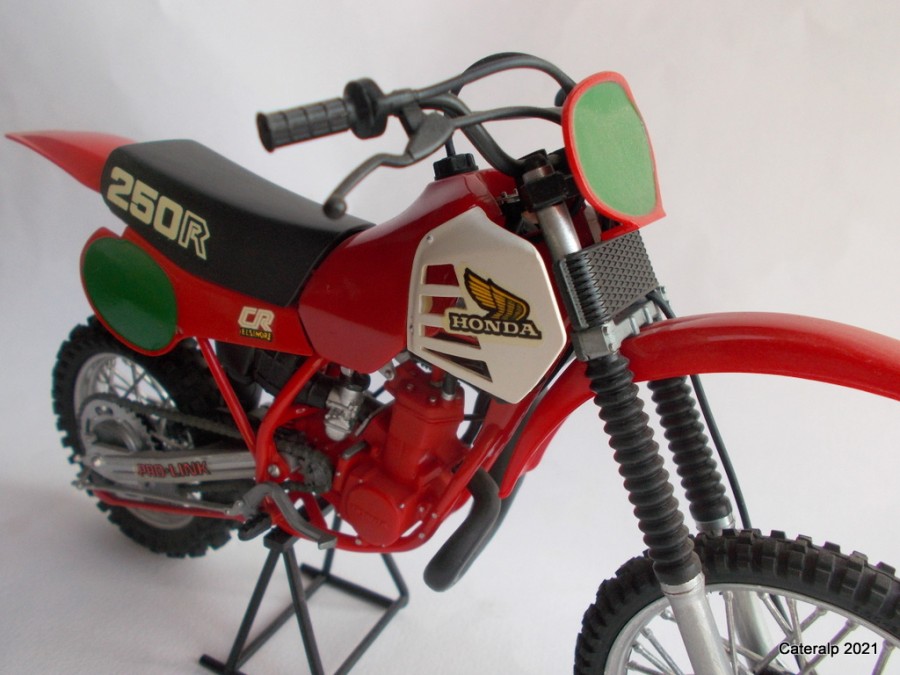 motos vertes miniatures / maquettes