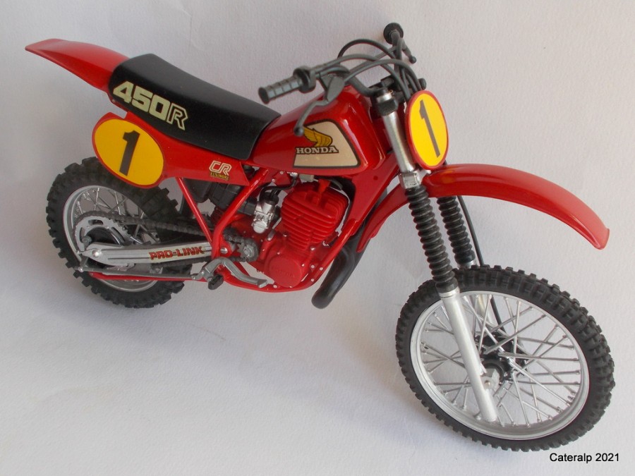 motos vertes miniatures / maquettes