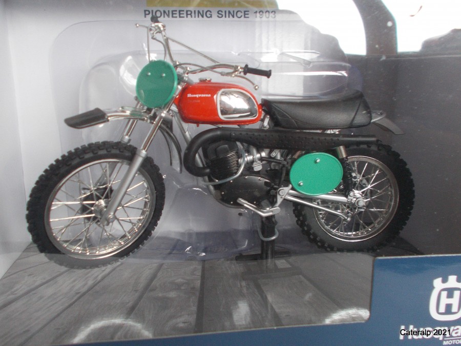 motos vertes miniatures / maquettes