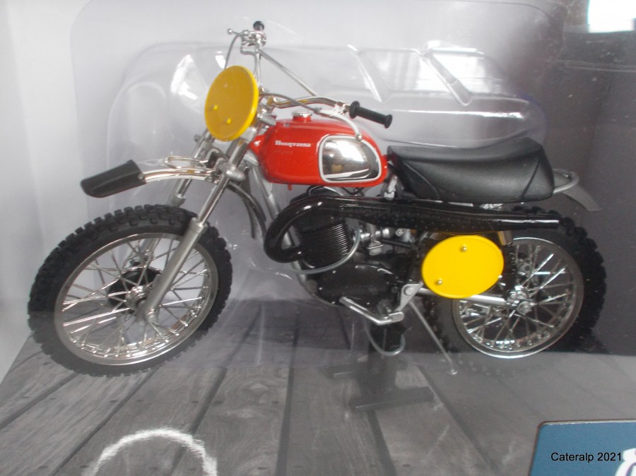 motos vertes miniatures / maquettes