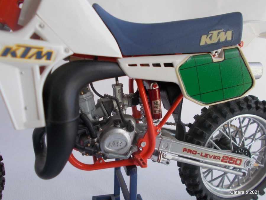 motos vertes miniatures / maquettes