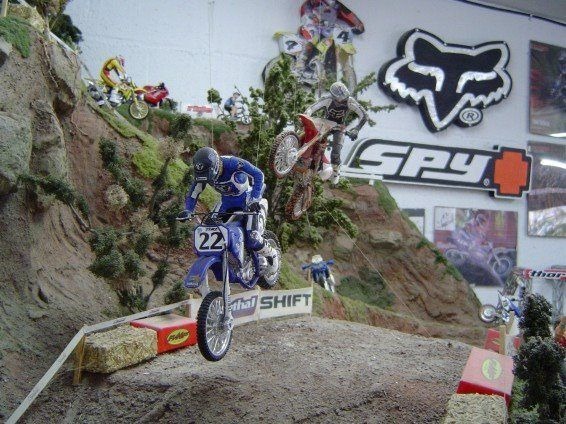 motos vertes miniatures / maquettes