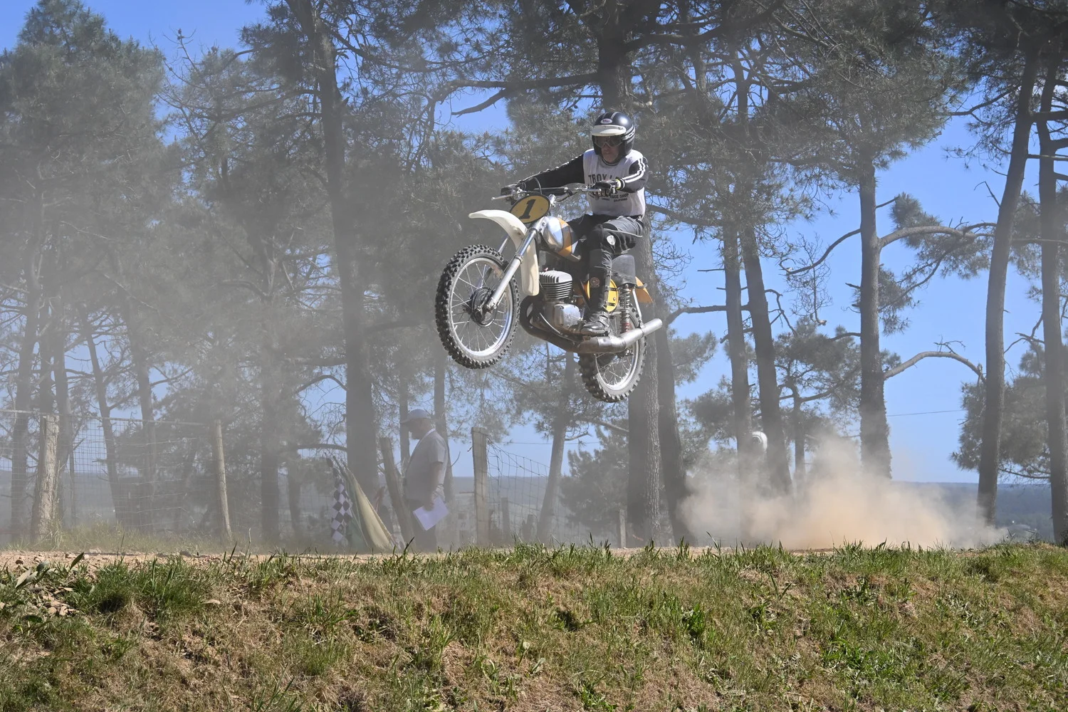 BIGNAN (56) MOTOCROSS 100% MOTOS ANCIENNES FFM LES 9 ET 10 MAI 2026.