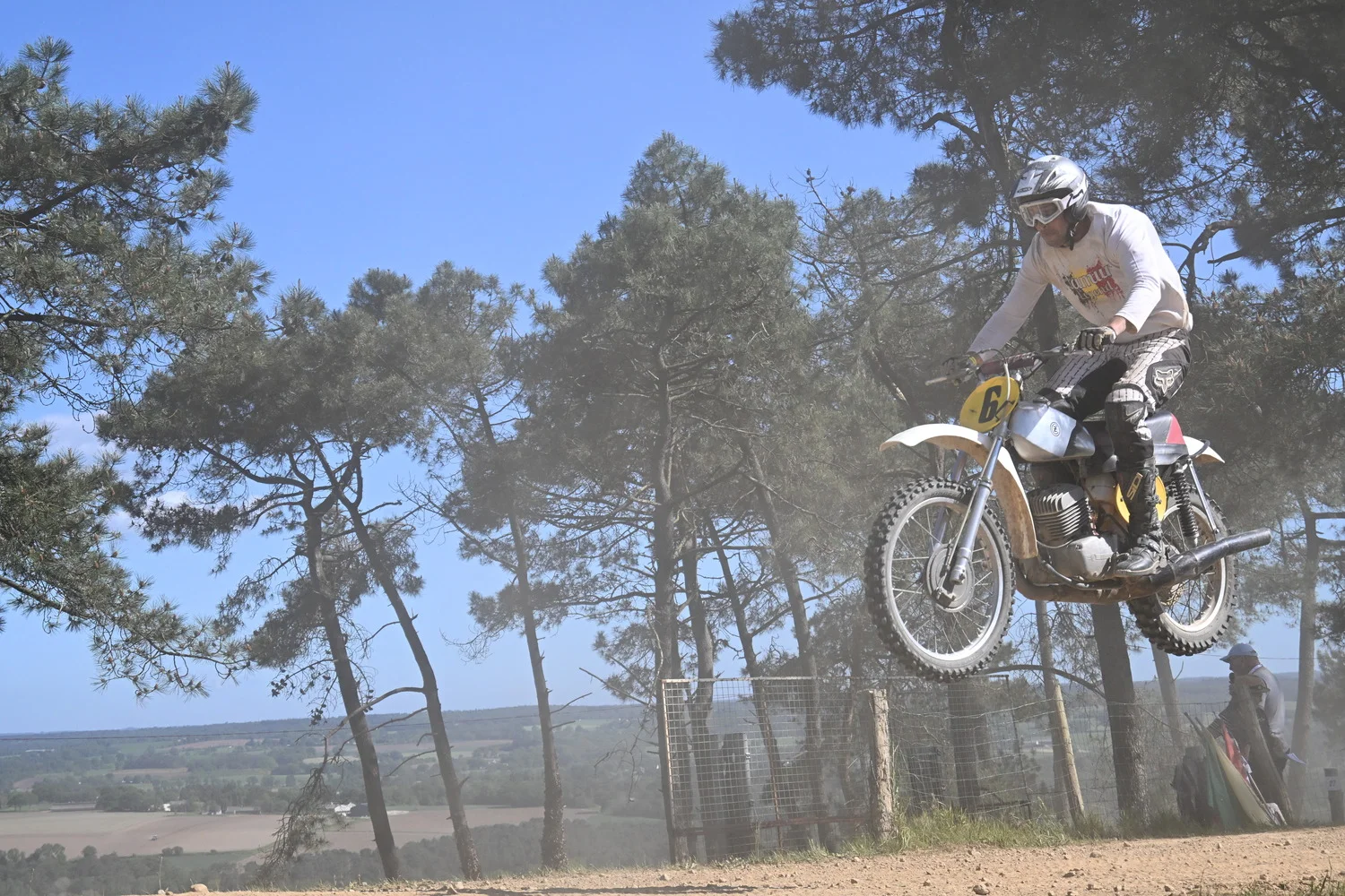 BIGNAN (56) MOTOCROSS 100% MOTOS ANCIENNES FFM LES 9 ET 10 MAI 2026.