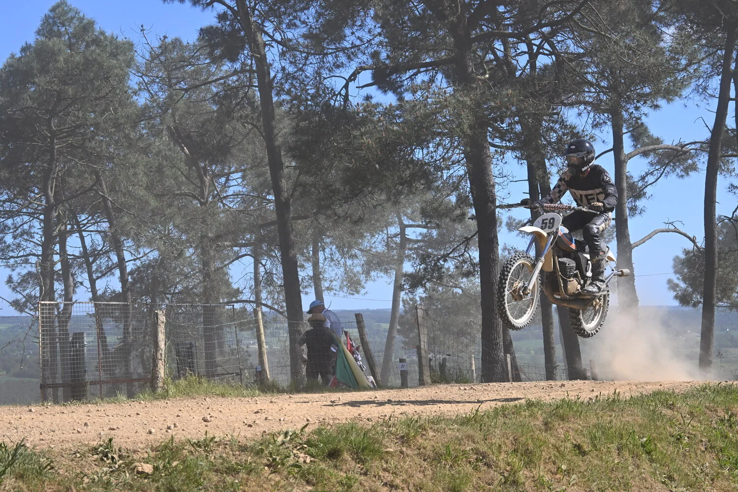 BIGNAN (56) MOTOCROSS 100% MOTOS ANCIENNES FFM LES 9 ET 10 MAI 2026.