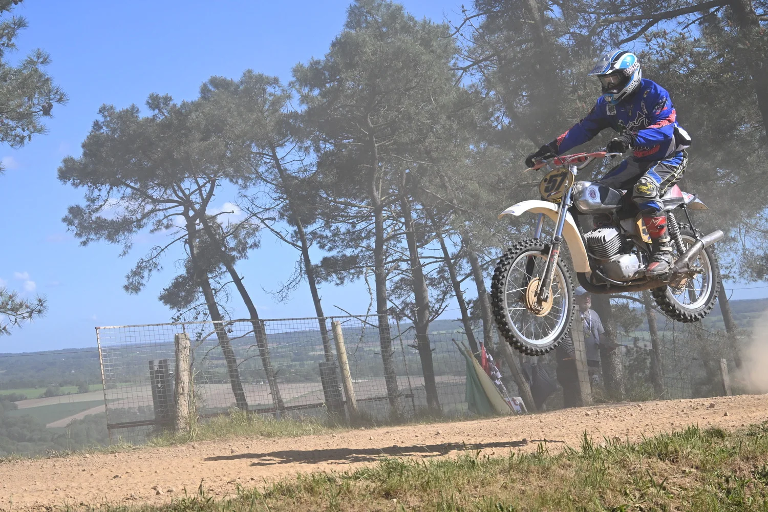 BIGNAN (56) MOTOCROSS 100% MOTOS ANCIENNES FFM LES 9 ET 10 MAI 2026.