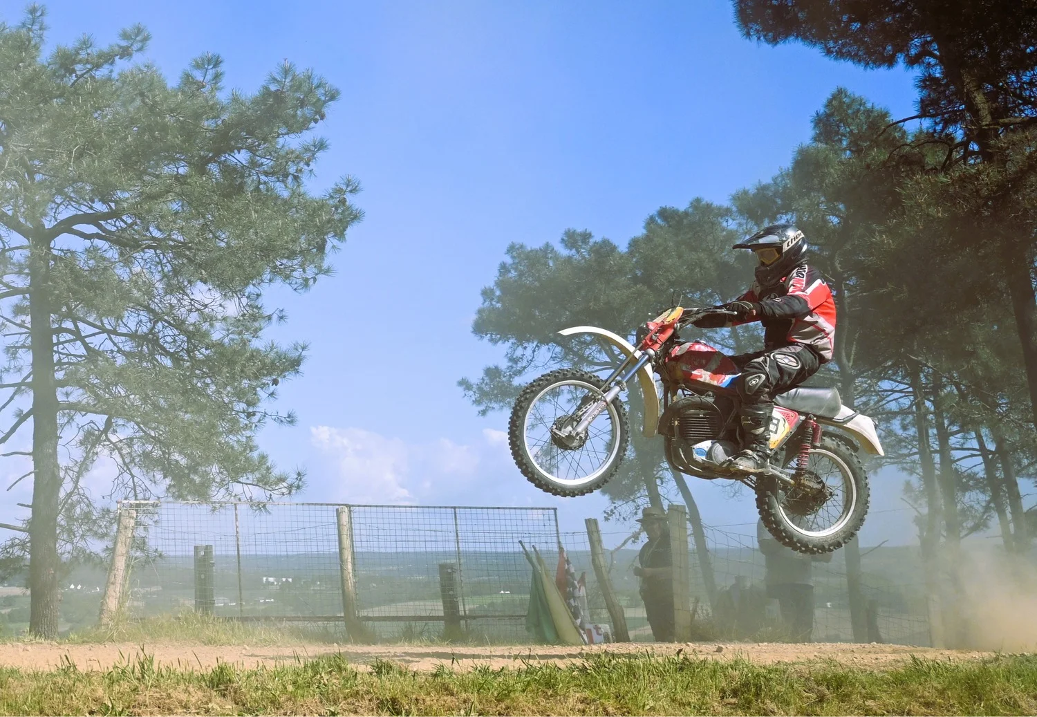 BIGNAN (56) MOTOCROSS 100% MOTOS ANCIENNES FFM LES 9 ET 10 MAI 2026.