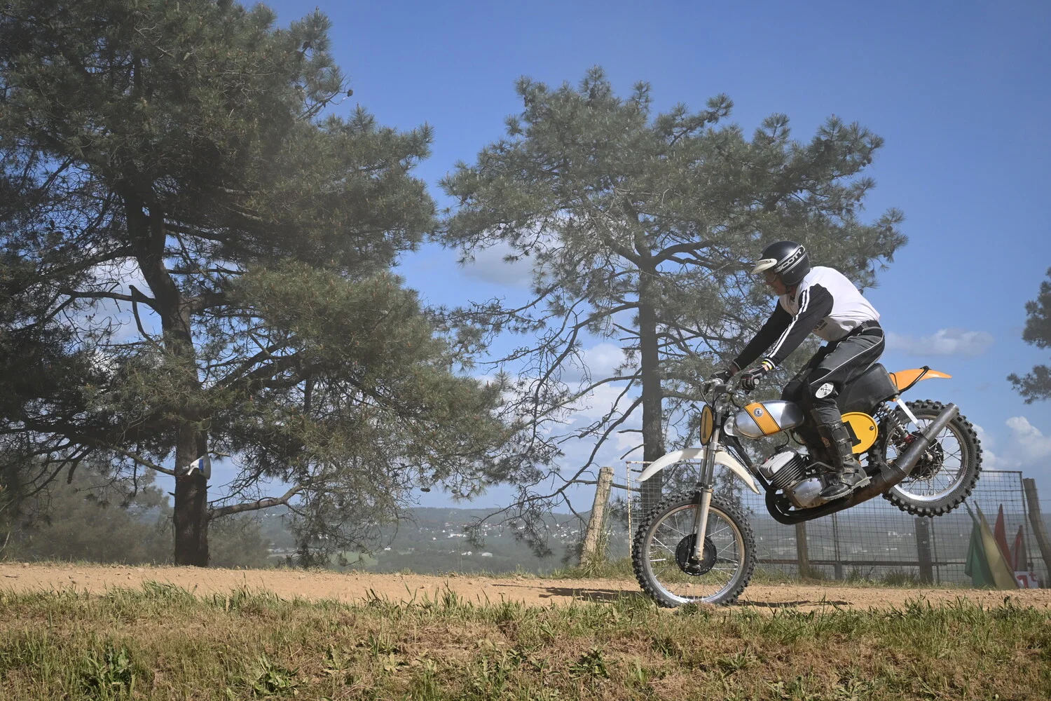 BIGNAN (56) MOTOCROSS 100% MOTOS ANCIENNES FFM LES 9 ET 10 MAI 2026.