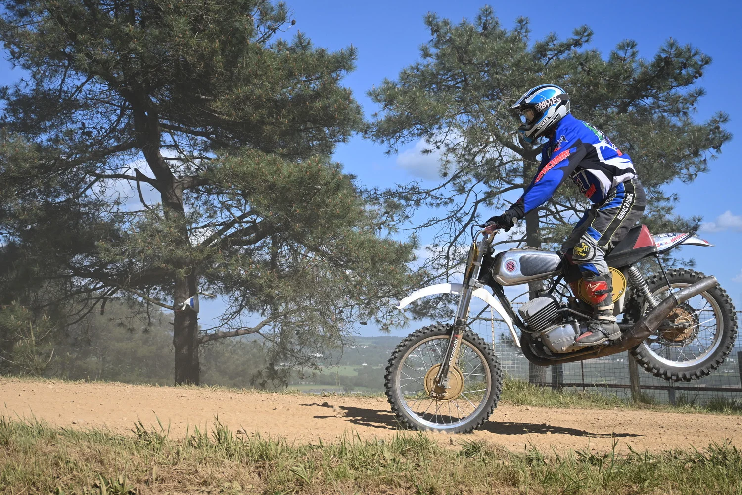 BIGNAN (56) MOTOCROSS 100% MOTOS ANCIENNES FFM LES 9 ET 10 MAI 2026.