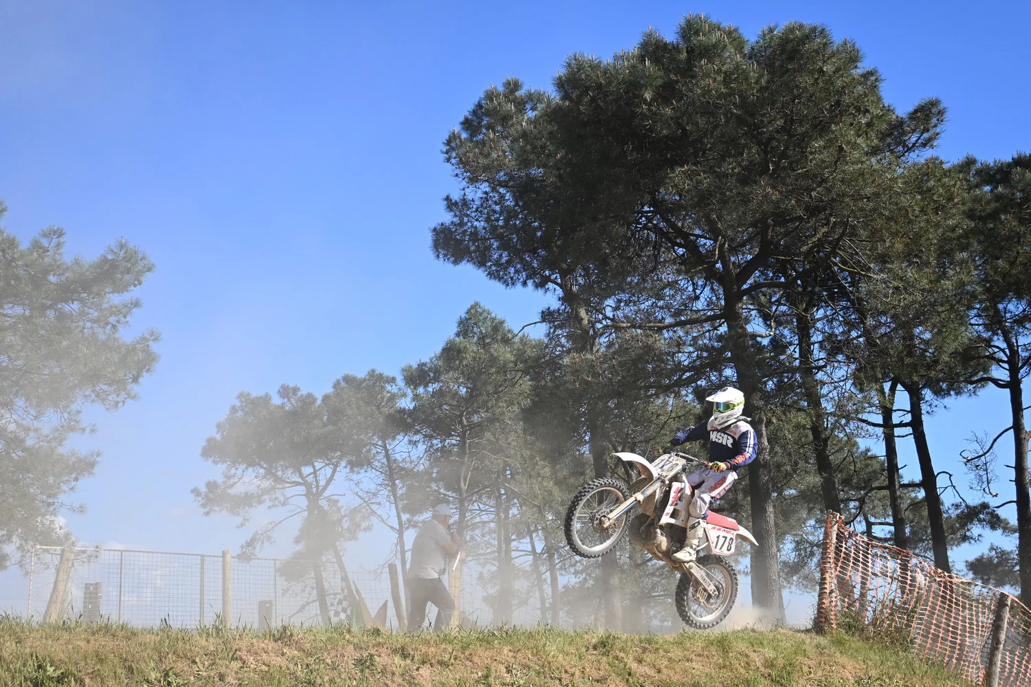 BIGNAN (56) MOTOCROSS 100% MOTOS ANCIENNES FFM LES 9 ET 10 MAI 2026.