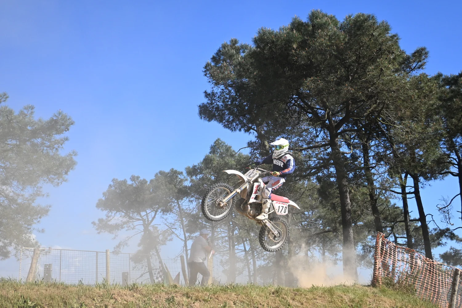 BIGNAN (56) MOTOCROSS 100% MOTOS ANCIENNES FFM LES 9 ET 10 MAI 2026.
