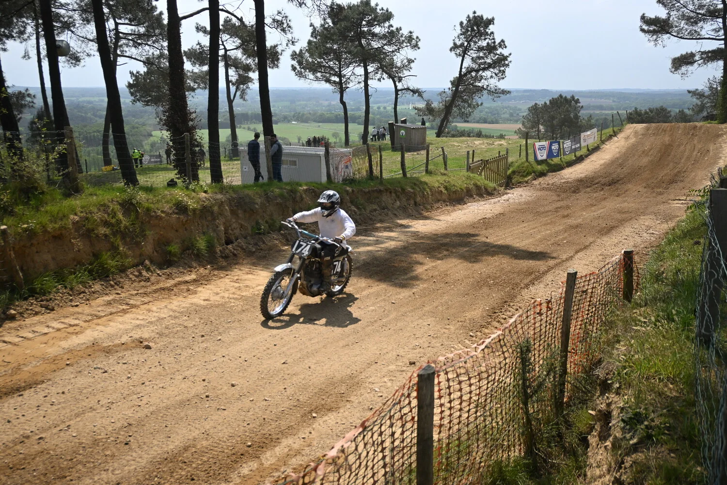 BIGNAN (56) MOTOCROSS 100% MOTOS ANCIENNES FFM LES 9 ET 10 MAI 2026.
