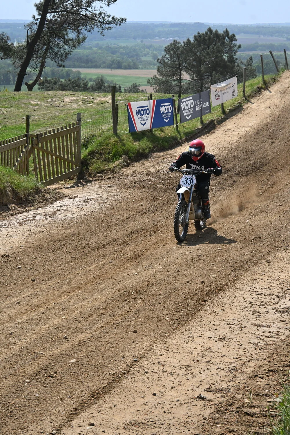 BIGNAN (56) MOTOCROSS 100% MOTOS ANCIENNES FFM LES 9 ET 10 MAI 2026.