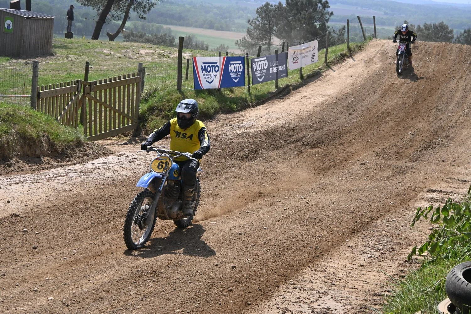 BIGNAN (56) MOTOCROSS 100% MOTOS ANCIENNES FFM LES 9 ET 10 MAI 2026.