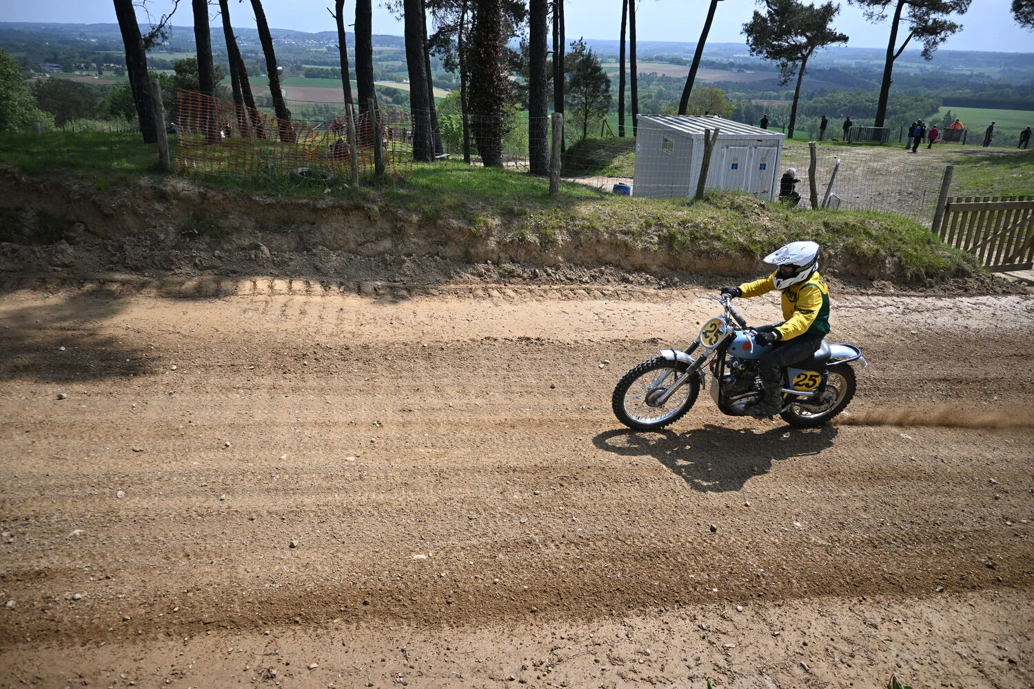 BIGNAN (56) MOTOCROSS 100% MOTOS ANCIENNES FFM LES 9 ET 10 MAI 2026.