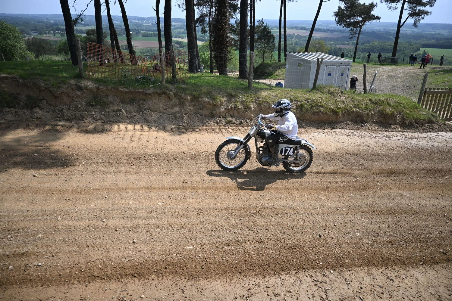 BIGNAN (56) MOTOCROSS 100% MOTOS ANCIENNES FFM LES 9 ET 10 MAI 2026.