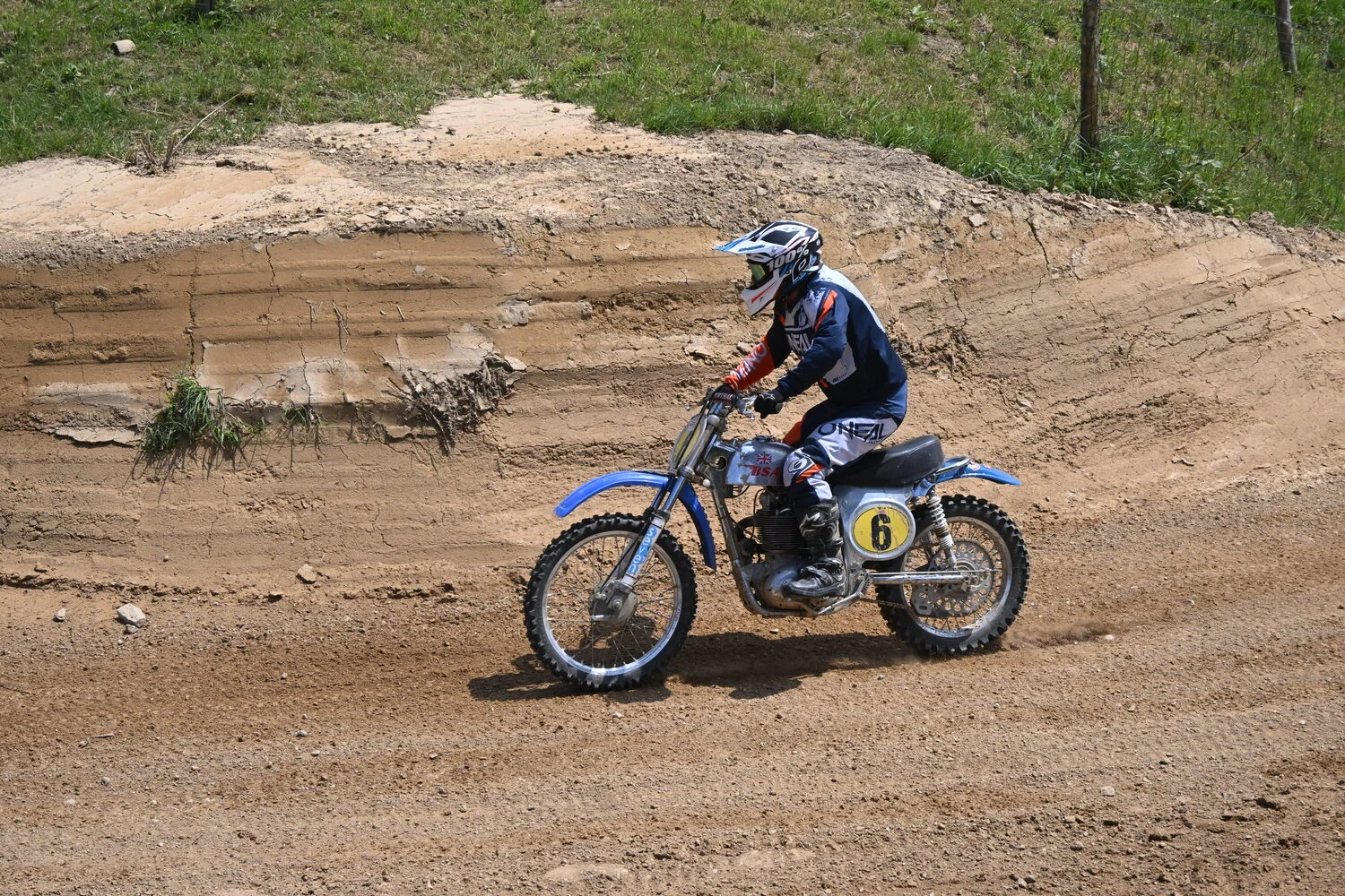 BIGNAN (56) MOTOCROSS 100% MOTOS ANCIENNES FFM LES 9 ET 10 MAI 2026.