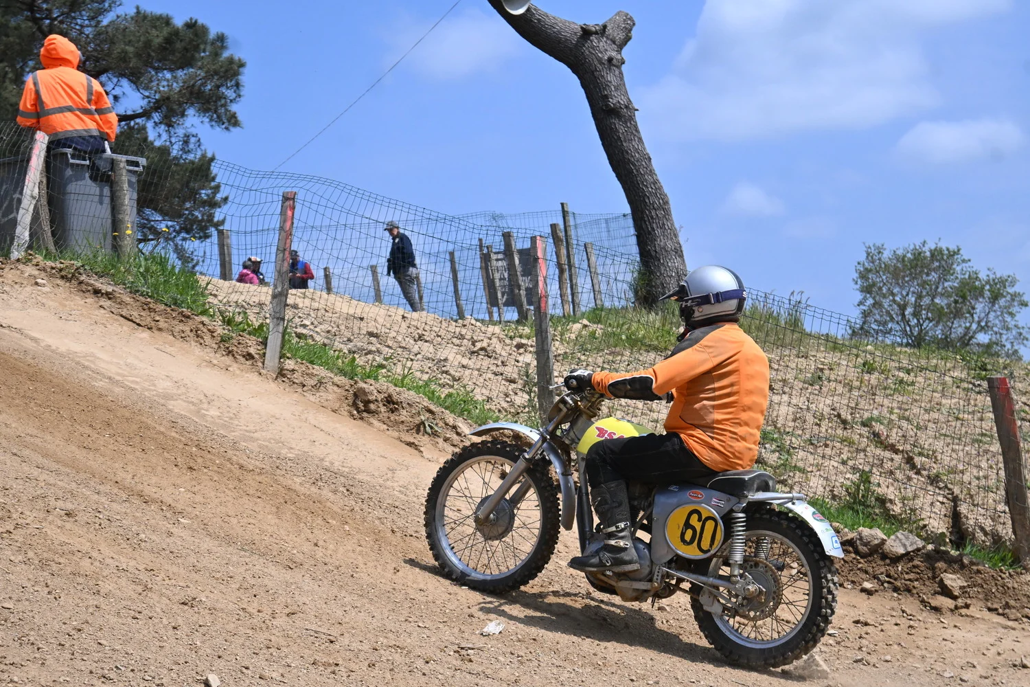 BIGNAN (56) MOTOCROSS 100% MOTOS ANCIENNES FFM LES 9 ET 10 MAI 2026.