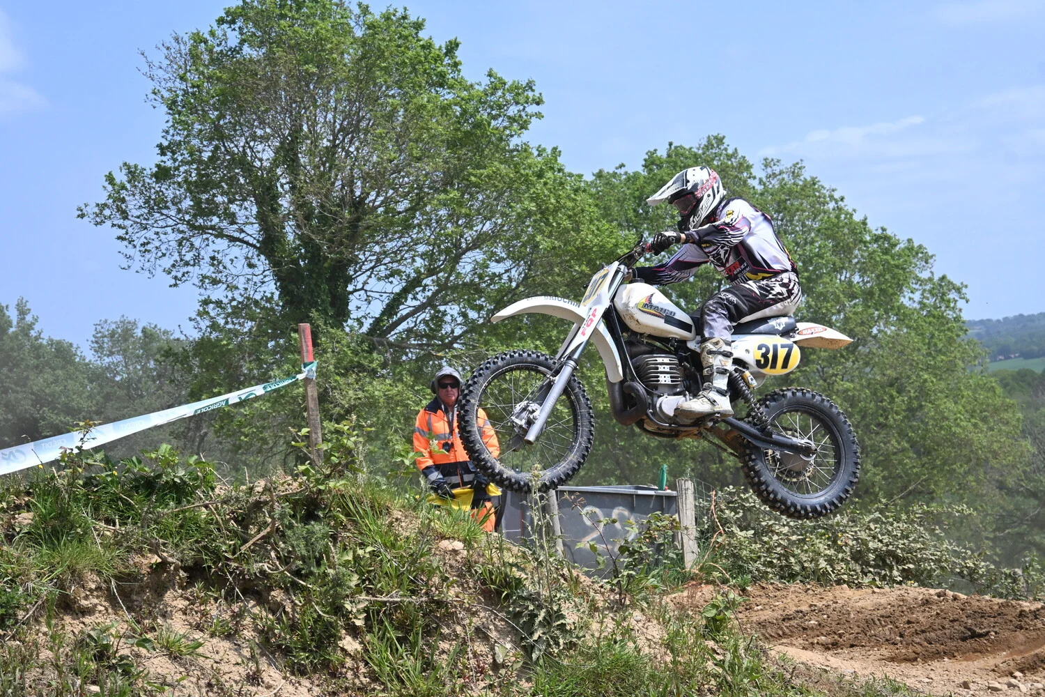BIGNAN (56) MOTOCROSS 100% MOTOS ANCIENNES FFM LES 9 ET 10 MAI 2026.