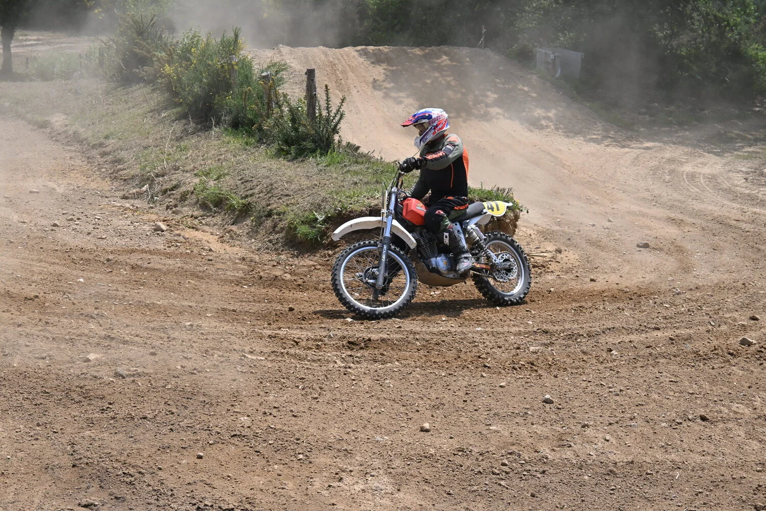 BIGNAN (56) MOTOCROSS 100% MOTOS ANCIENNES FFM LES 9 ET 10 MAI 2026.