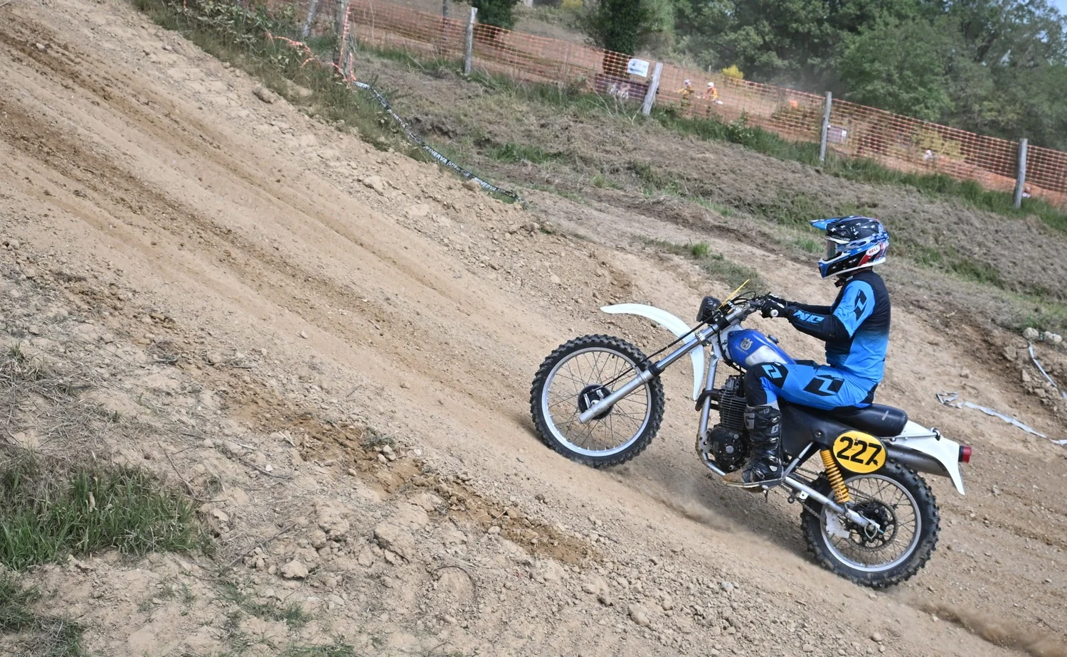 BIGNAN (56) MOTOCROSS 100% MOTOS ANCIENNES FFM LES 9 ET 10 MAI 2026.