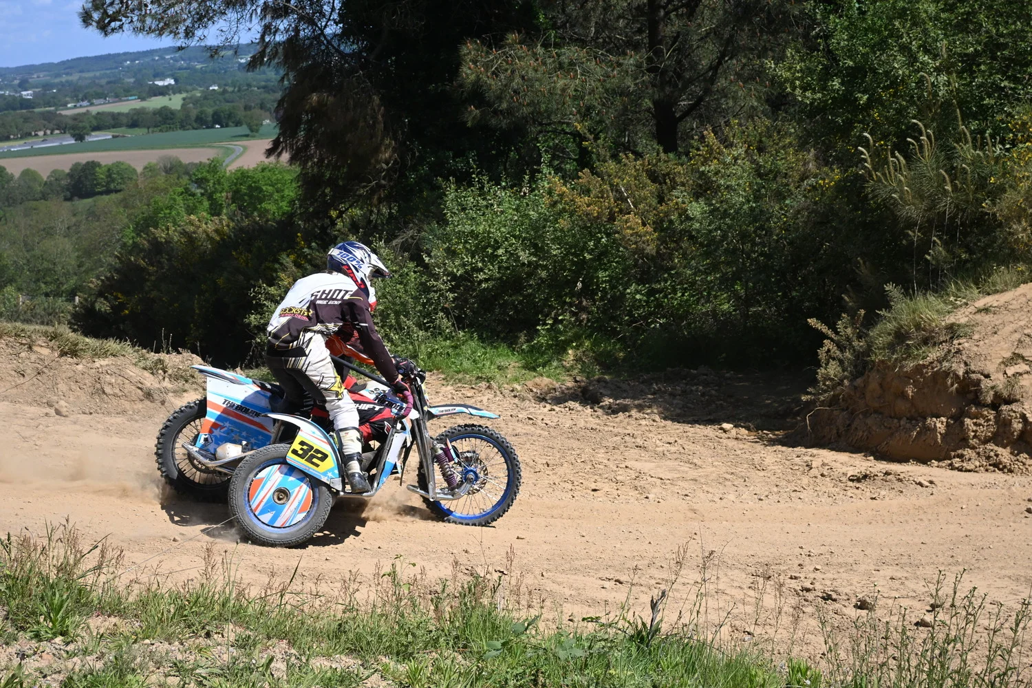 BIGNAN (56) MOTOCROSS 100% MOTOS ANCIENNES FFM LES 9 ET 10 MAI 2026.