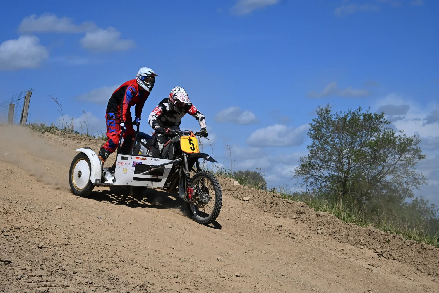 BIGNAN (56) MOTOCROSS 100% MOTOS ANCIENNES FFM LES 9 ET 10 MAI 2026.